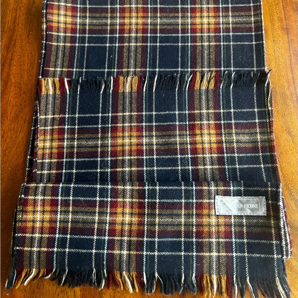 Evan Picone wool blend fringe vintage tartan plaid winter scarf preppy academia